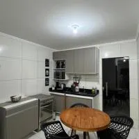 Casa com 2 Quartos Climatizados e Garagem, hotel en Juazeiro