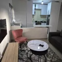 엠파제니에 위치한 호텔 Charming Cottage for Getaways
