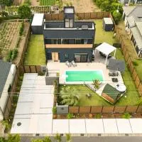 Color Bee Villa 99 海の見える貸別荘,プライベートプール, サウナ, ジャグチ,ドッグラン,BBQ付き, hotel di Shirako