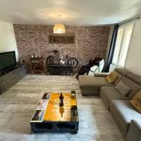 The Loft Factory 4 Chambres Vue Garonne + Jardin, hotell i Lormont