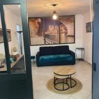 Magnifique Studio - Calme Et Proche De Toute Commodité, hotel em Volx