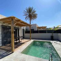 Tropical Suites With Private Plunge Pools, hotel em G&aacute;zion