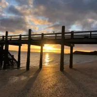Maraetai Beachfront Studio Unit, Hotel in Maraetai