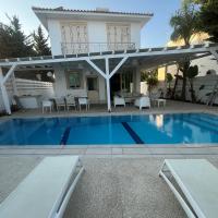Riverland Turtle Beach Villa-1min walk to beach &ndash; hotel w mieście Protaras