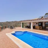 Casa Las Encinas, hotel i Sayalonga