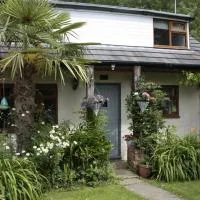 Pond View - Cottage with beautiful views - Dogs welcome by request, хотел в North Thoresby