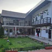 Casa Cipri si Alex、シモンのホテル
