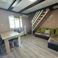 Rustic Cabin Catez Ganzes Holzhaus an Sloweniens größter Therme, hotel v mestu Brežice