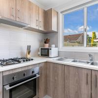 Modern And Self Contained Granny Flat, hotel near Perth Airport - PER, Perth