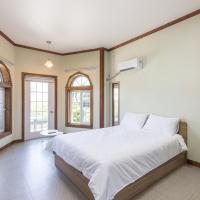 Santa Beach Pension, отель в городе Каннын