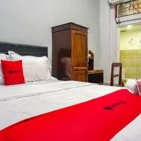 RedDoorz near Penimbangan Beach Singaraja, hotel in Singaraja