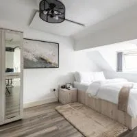Cosy Suite Sleeps 3 with Parking, hotel i Parkside