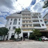 Royal Hotel, hotel en Móng Cái