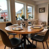 Flott moderne leilighet meget sentralt i vakre Sørbyen i Brønnøysund for inntil 5 pers, hotel near Brønnøysund Airport - BNN, Brønnøysund