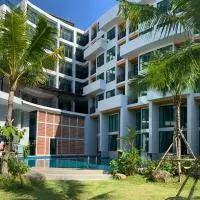 Atom Phuket Hotel, готель у місті Най-Гарн-Біч