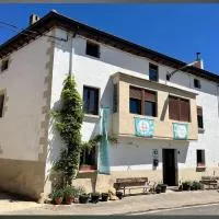 Casa de peregrinos La PerlaNegra, hotel di Azqueta