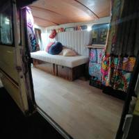 Viesnīca Vintage Camper Van for driving and living in Mallorca pilsētā Sol de Mallorca