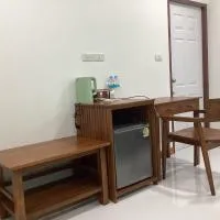 Naris Riverside, hotelli kohteessa Ban Wat Tha Maprang