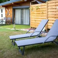 Le Chalet des Pins avec Spa et Sauna - Terrasse - Parking - Clim - Wifi, ξενοδοχείο σε Sanchey