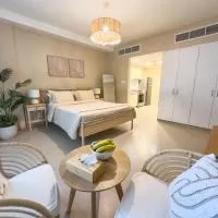 Charming Hideaway Studio with Cozy Views, hotel Rász el-Haimában