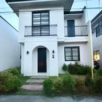 ELISA'S 3 Bedroom with pool，聖巴勃羅的飯店