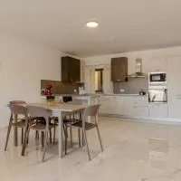 Luqa 3 bedroom penthouse T、ルアのホテル