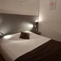 Logis Hotel Restaurant Auberge Les Rives de l'Arzon, hotell sihtkohas Vorey