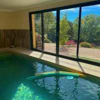 Etoile du Matin avec Piscine Zen Privative، فندق في Margon
