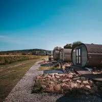 SUDKOVO - Barrel glamping, khách sạn ở Malá Tŕňa