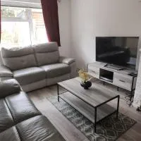 Beautiful two Bedroom house Entire house, hotell sihtkohas Stevenage