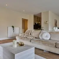 Aurora City Apartment، فندق في لوميل