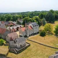 Domaine Les Malaitries - Château de La Chapelle Baloue, hotel 