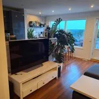 Cozy apartment with terrace and proximity to nature, hotell i Fredrikstad
