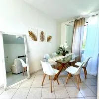 Appartamento Camelia vista mare، فندق في ليدو أدريانو