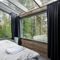 Koskisviitti 3 - Private Lakeside Suite with Terrace, Hotel in Laukaa