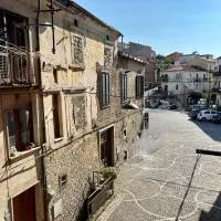 Casa Valente, Affaccio sulla Piazza Carpinone, hotel sa Carpinone