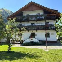 Gästehaus Zugspitzblick, hotel v destinaci Berwang