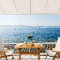 Petinos Fisherman's House، فندق في ثيراسيا