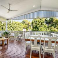 Spacious Queenslander Retreat, hotel near Townsville Airport - TSV, Belgian Gardens