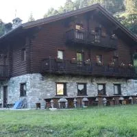 Agriturismo Les Hiboux, hotel a Brusson