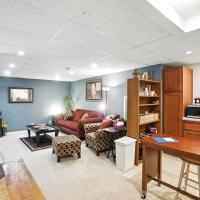 10 Mi to Dtwn Cozy Couples Getaway in Cincinnati, hotel near Cincinnati Municipal Airport - LUK, Cincinnati