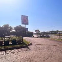 Motel 6 Dallas, TX – St. Augustine / HWY 175, khách sạn ở Dallas