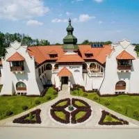 Hotel Kasztel, hotel di Rzezawa