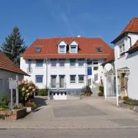 Gästehaus Im Unnerdorf, hotelli kohteessa Berg