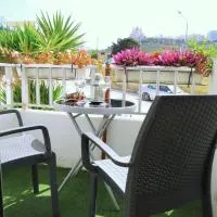 Apart Nearby Beaches, Comfort Equipped Sunlit Balconies Views, hotell i Is-Sellum
