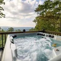 Paradise Found - Lookout Mt Edge, Hot Tub & Views, хотел в Mentone