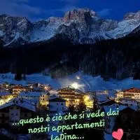 Appartamenti LaDina Dolomiti Padola, hotel u gradu Padola