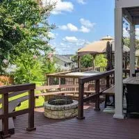 Enchanted April Lake House 3 Bed 2 Bath, מלון במונטגומרי
