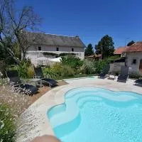 La Vieille Gorce Chambres d'Hôtes near Civray, hotel sa Asnois