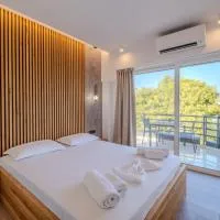 Azure7 Seaside - Luxury Apartment in Varkiza, hotel em Varkiza
